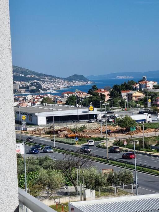 Apartment With Seaview + Private Garage Parking Split Exterior foto